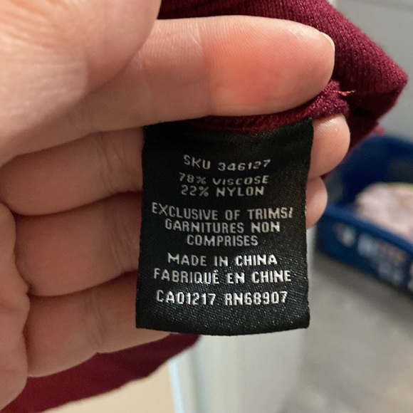 Nice Burgundy Sweater. - Picture 3 of 7